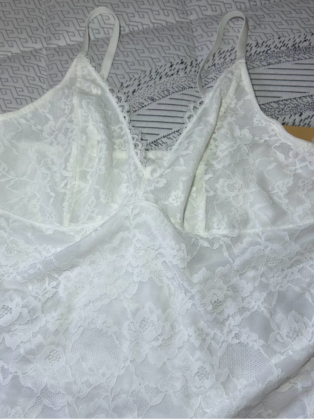 Popilush Lace Bodysuit - Picture 6 of 8
